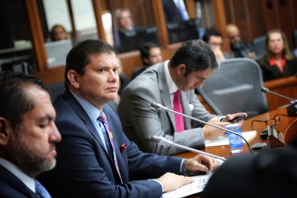 Senador John Milton Rodìguez, durante debate en la Comisión Cuarta.